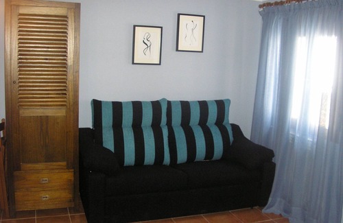 El Cuervo House | El Cuervo - Teruel. Discover the wonders of the Ebrón from Casa Navarrete.