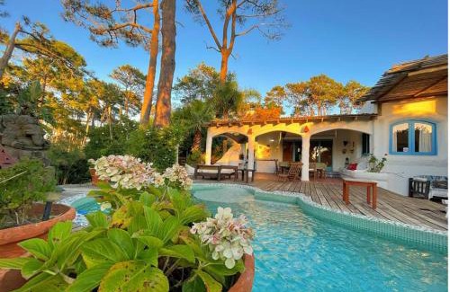 La Barra House | El Delfin