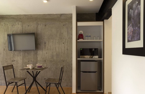 Downtown Queretaro Apartment | El Doce Suite King Size by Homi Rent