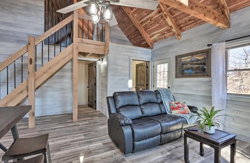 El Dorado Springs House | El Dorado Springs Cabin Near Trails and Parks!