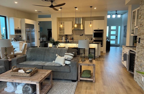 El Granada House | El Granada/Half Moon Bay, brand new 2 Bedroom 2 bath, walk to Pier!