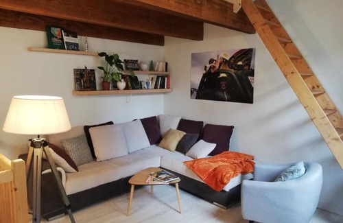 Poitiers Apartment | El Grand Dragon