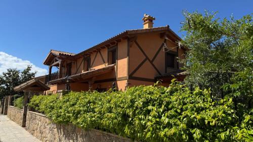 Candeleda House | El Hojaranzo Casa rural con encanto en Candeleda