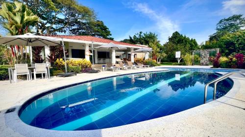 La Tebaida Hotel | El Jardín del Edén - Para Tu Niño Interior