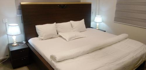 Nungua Hotel | El-King Home Lodge