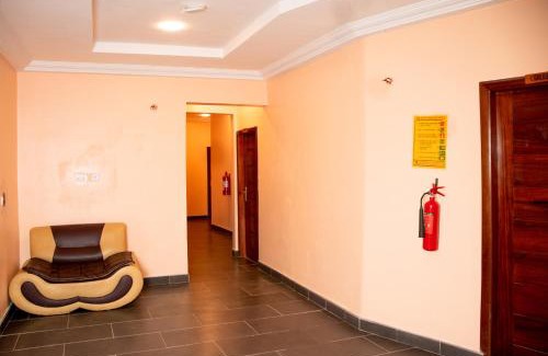 Nungua Hotel | El-King Home Lodge