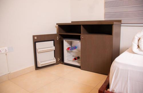 Nungua Hotel | El-King Home Lodge