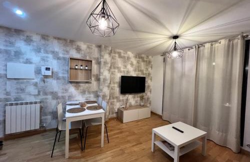 La Puebla de Alfinden Apartment | El Llano I, parada en el destino
