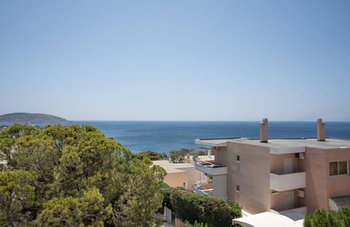 Saronida Apartment | El Mar Seaview Penthouse, 2 BDR, 7’ from beach, renovated