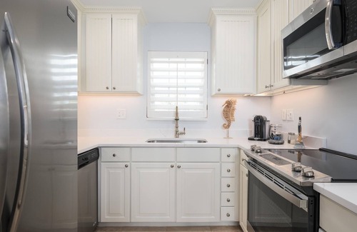 Sawgrass Condo | El Mar Villa | Oceanfront Luxury Condo with Sunroom Patio, Direct Beach Access +