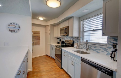 Fort Walton Beach Condo | El Matador 225 - FREE TICKETS! Your stay includes free tickets to many area attractions!