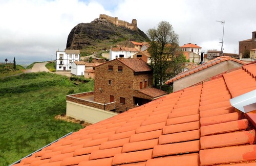 Clavijo Apartment | El Mirador mountain apt with terrace in Clavijo, La Rioja, Wifi, 45 meters