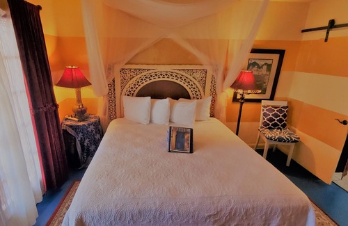 Desert Hot Springs Hotel | El Morocco Inn and Spa Resort