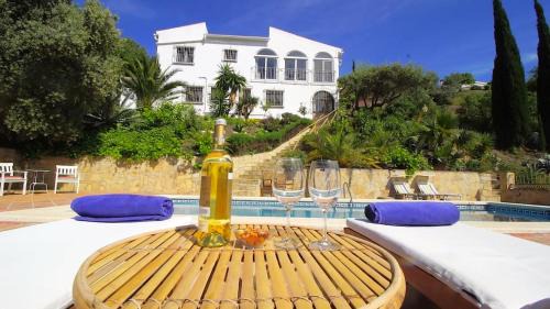 Los Cortijillos Bed & Breakfast | El Nispero Dulce