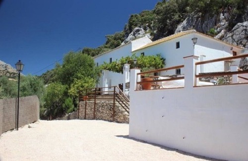 Villanueva del Trabuco Apartment | El Nogal, Self catering in traditional cortijo with stunning views in Andalucia