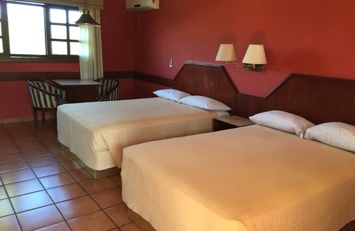 Municipio Puerto Quijarro Hotel | El Pantanal Resort