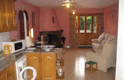 Ontinyent Apartment | El Parque holiday apartment in Ontinyent with private pool