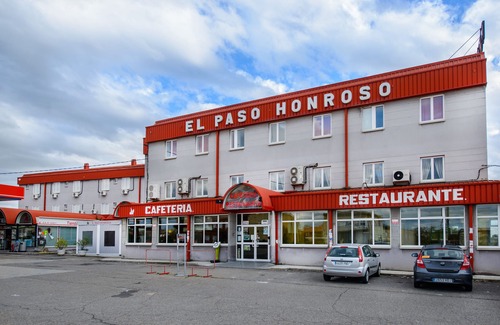 Hospital de Orbigo House | El Paso Honroso