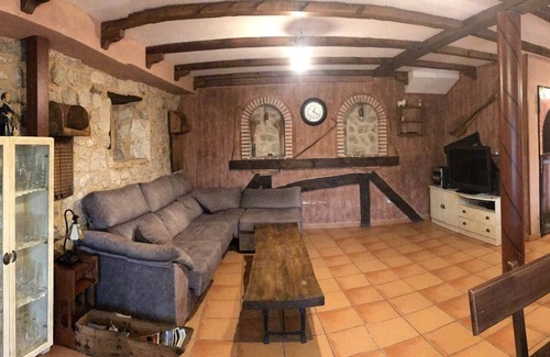 Valle de Santibanez Cottage | El Pastor cottage for 16 people