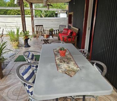 Maldonado House | El patio de rosy
