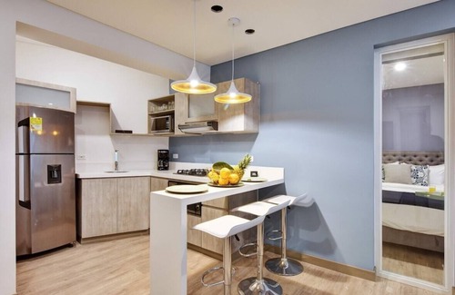 Cali Apartment | El Peñon - 3-Bed Jacuzzi Pad with Fast 300MB WiFi