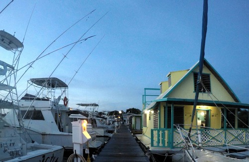 Puerto Real Boat Rental | El Pelícano Tropical-Rustic Houseboat