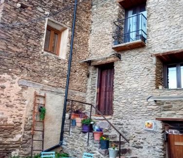 Montferrer I Castellbo House | El Petit Paradís