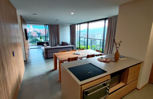 Lalinde Apartment | El Poblado, Medellín - Private Hot Tub & Balcony - 3BR - View - Wake 1111!
