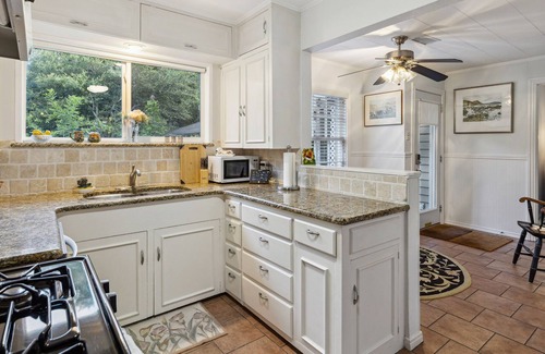 Dallas House | EL RANCHITO SERENO - HOME, LARGE PRIVATE GARDEN NEAR LAKE, MALL, RESTAURANTS