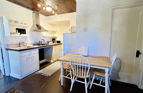 Oracle Cabin | El Rancho Robles