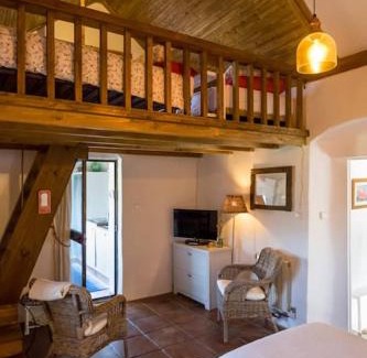 Facinas Ski Chalet | El Refugio del Viento, Casita Levante con Jardín y Piscina