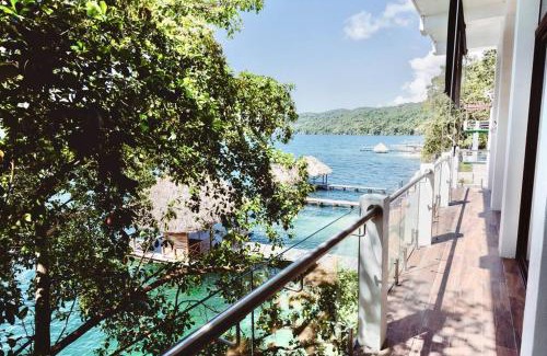 Jobompiche House | El Remate Panoramic View House 3 Levels Peten