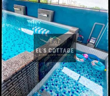 Pekan House | El's Cottage Private Pool Homestay