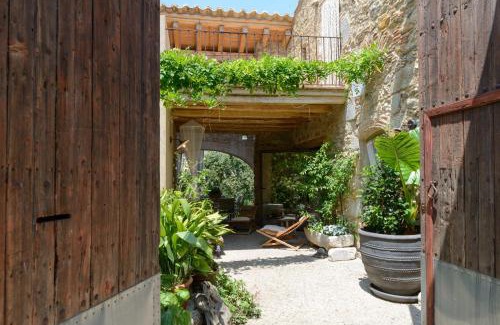 Palau-Saverdera House | El Salt de la Reina