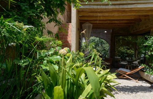Palau-Saverdera House | El Salt de la Reina