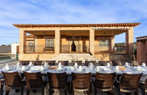 Velada House | EL SECRETO DE LOS PERALES