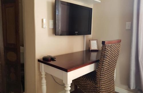 Darling House | El Shaddai