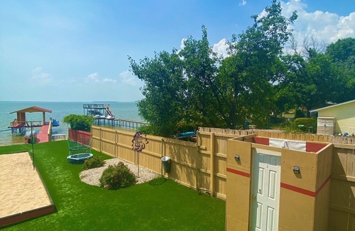 Gun Barrel City House | El Sueno lake house with Beach front!