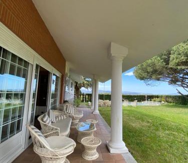 Barrika House | El Tejado de Santa Ana