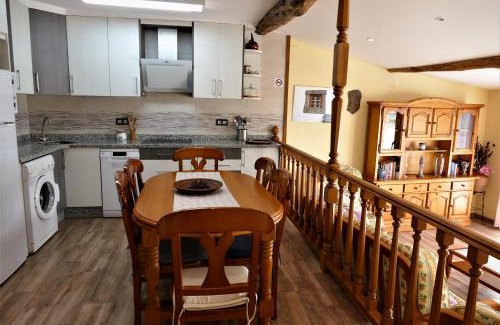 Navalmoral de Bejar Apartment | El Triskel de Chumbea, alojamiento excepcional con maravillosas vistas a 5km de Béjar