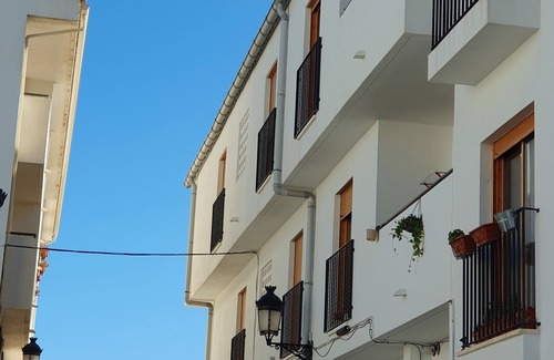 El Castell de Guadalest Apartment | El ÚNICO apartment with Jacuzzi and Art.