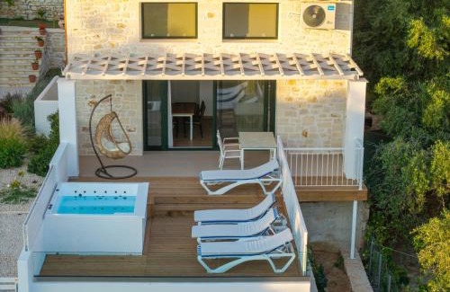 Agia Kiriaki House | Elaia's Villas Hot Tub & Seaview