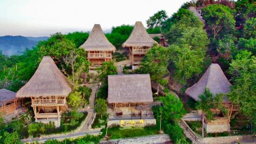 Labuan Bajo Hotel | Elang Hillside Bamboo Villas