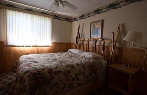 Orr Resort | Elbow Lake Lodge: Woodside Suite 2BD/1BA Full Kitchen, living & dining rooms