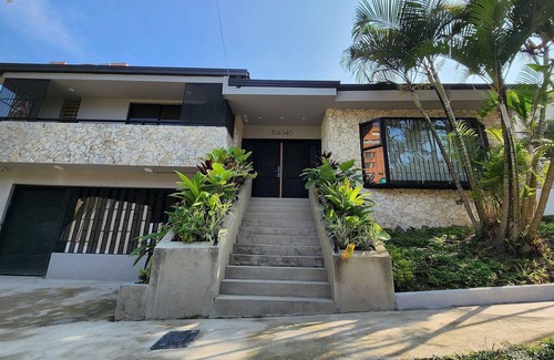 Las Lomas I House | Elbrus Luxury Loft With Jacuzzi 5 Min Lleras Park