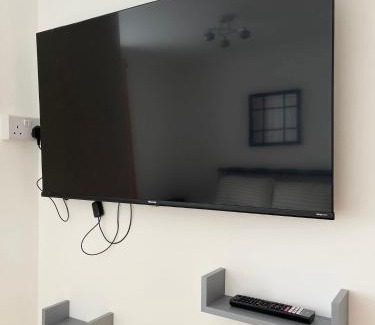 Alibon Apartment | Eldridge Court Apartment