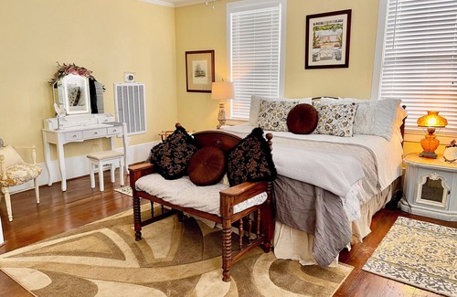 Montgomery Bed & Breakfast | Eleanor- the 170 year old marvel.