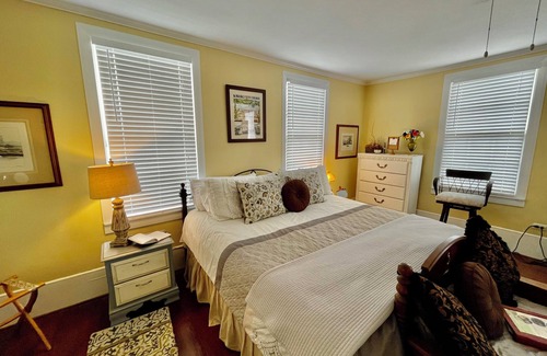 Montgomery Bed & Breakfast | Eleanor- the 170 year old marvel.