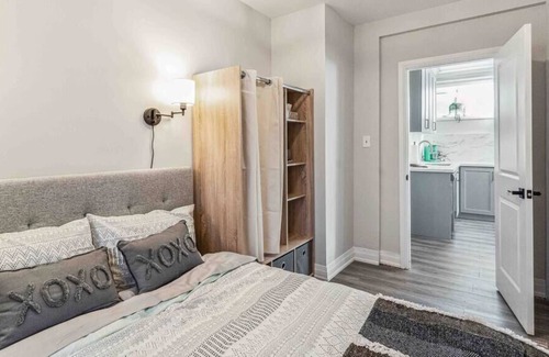 Peterborough Apartment | Electric City Nook | Chic 1 Bed + Sofa Bed