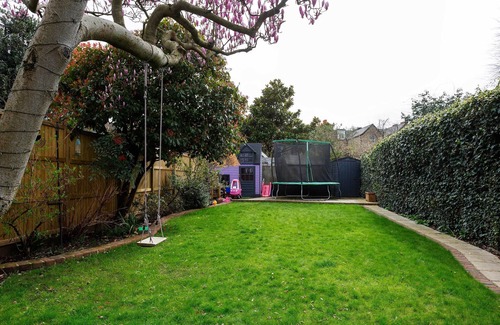 Wandsworth Common House | Electric Dreams, by Veeve